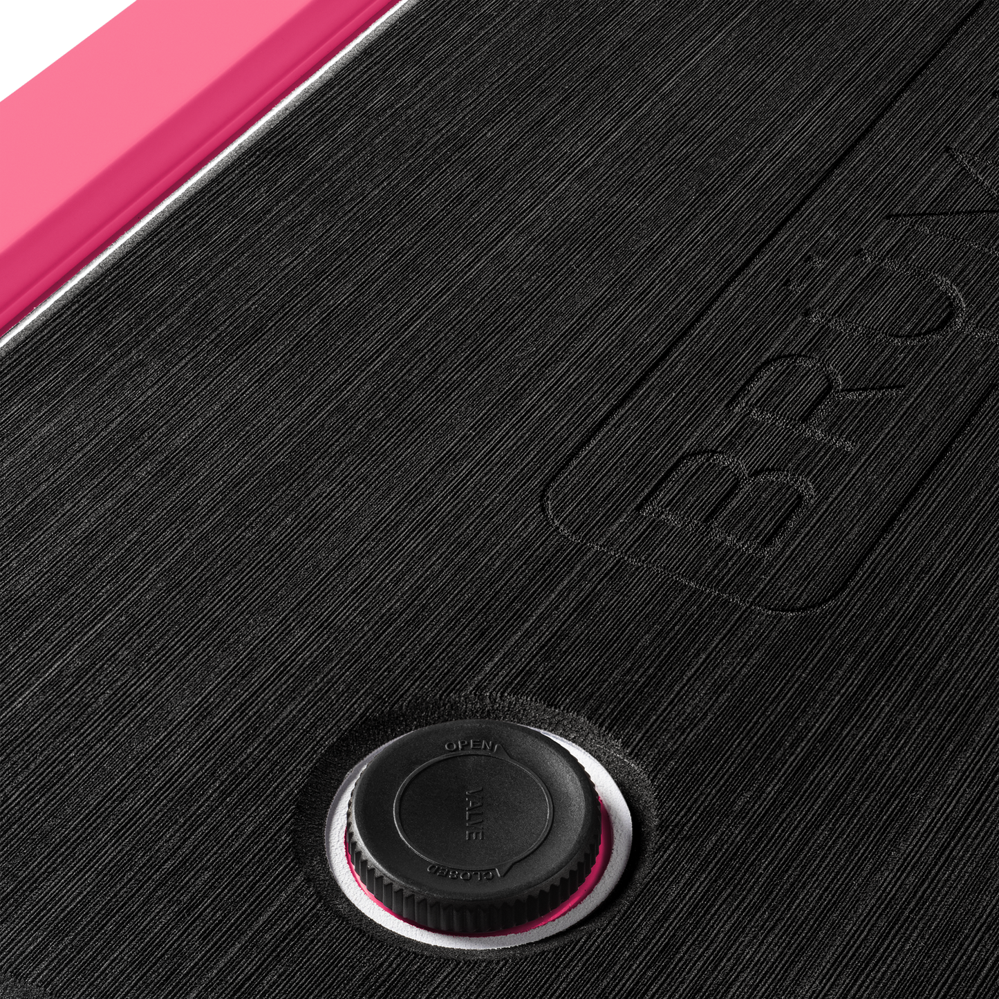 brutank-t8 brutank-55qt-neonpink-vent.png